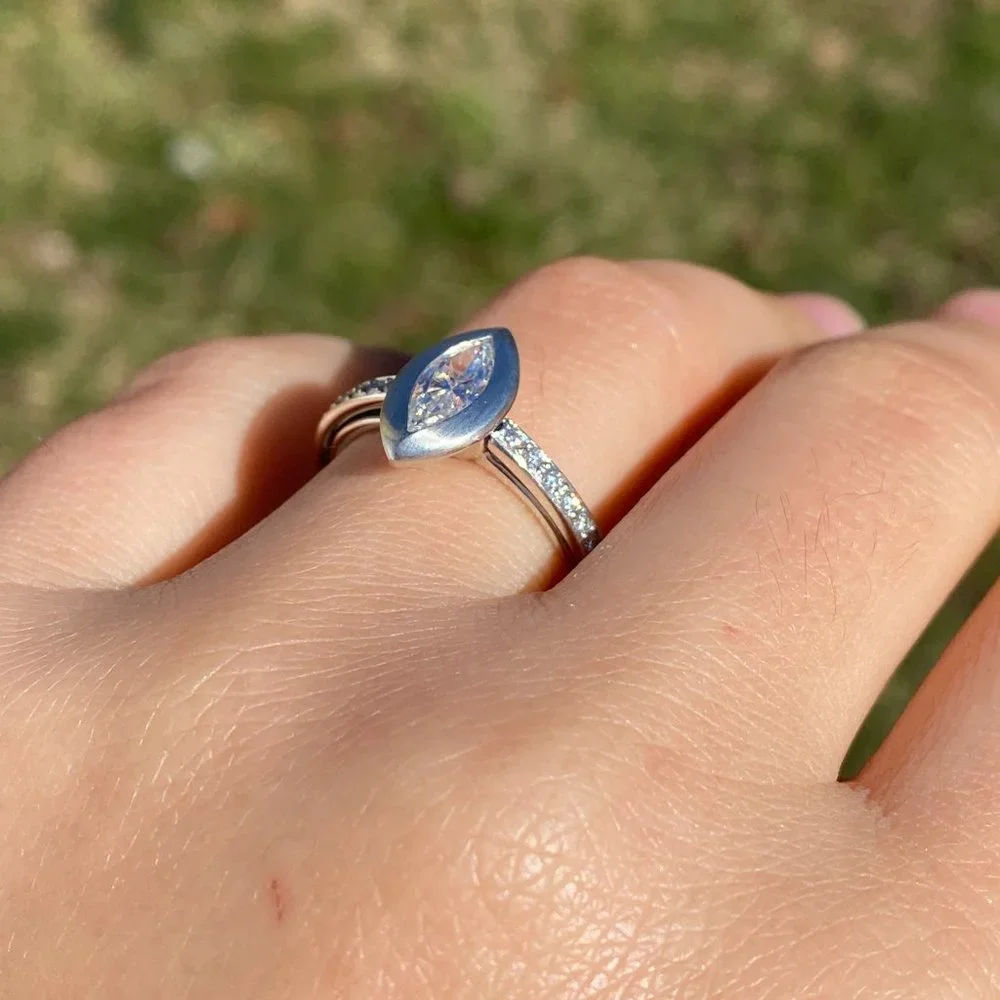 Designer Diana Vincent Signed Marquise Engagement Ring in Platinum - Picture 9 of 10